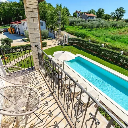 Apartment Premium Silvia Ii With Private Pool