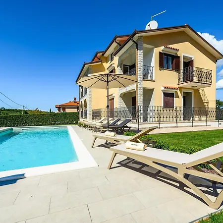 Premium Silvia Ii With Private Pool *