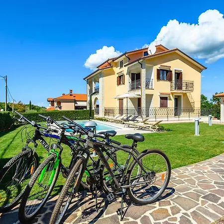 Apartment Premium Silvia Ii With Private Pool Ferenci